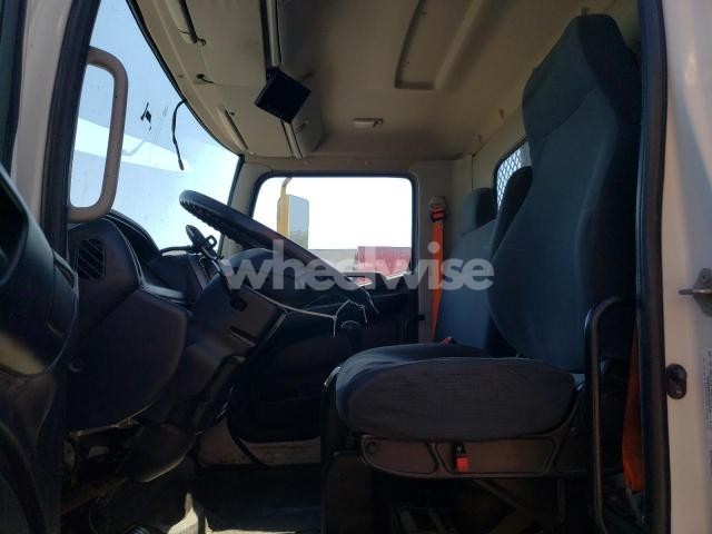 Photo 3 of 2017 HINO 258/268 (VIN 5PVNE8JV5H4S55960)