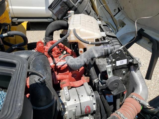 Photo 7 of 2025 HINO BOX TRUCK (VIN 5PVNJ7AVXS5T58718)