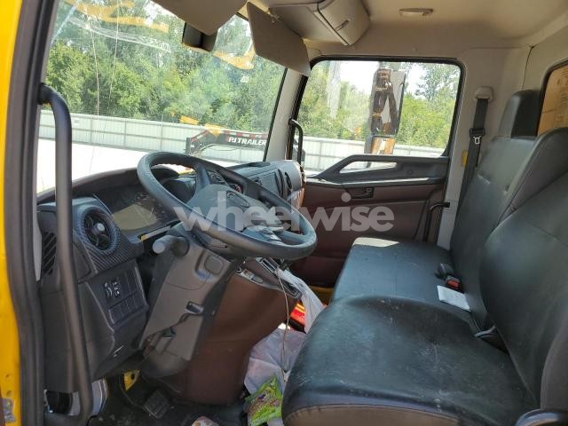 Photo 8 of 2025 HINO BOX TRUCK (VIN 5PVNJ7AVXS5T58718)