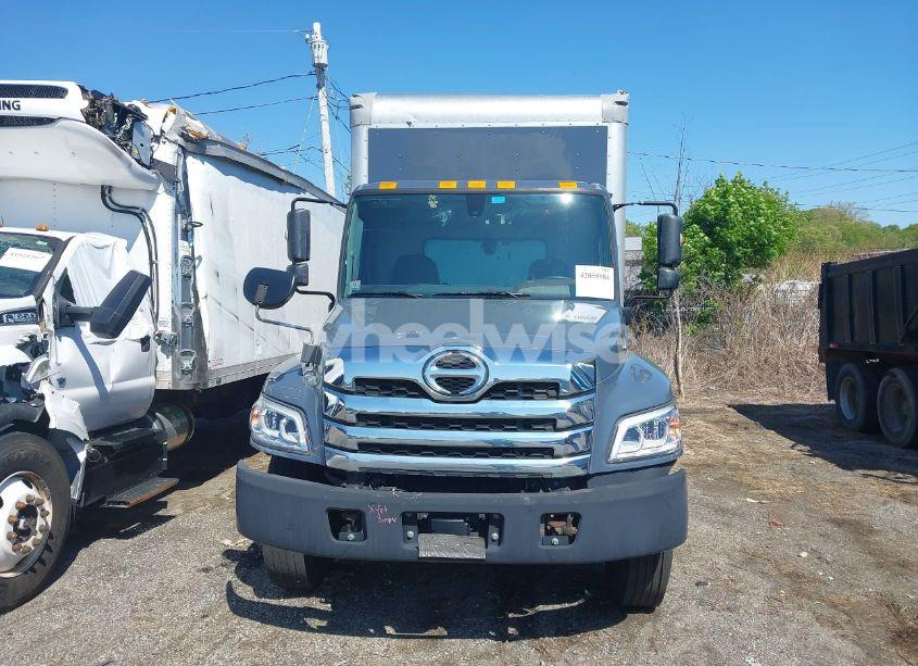 Photo 11 of 2021 Hino 238/258/268 (VIN 5PVNJ8AT9M5T50262)