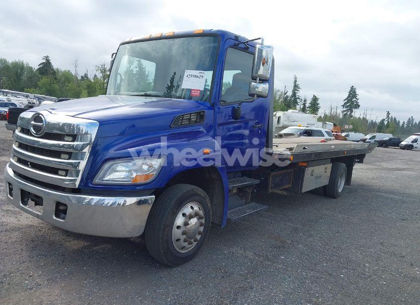 Photo 2 of 2011 Hino 258/268 (VIN 5PVNJ8JN0B4S50507)
