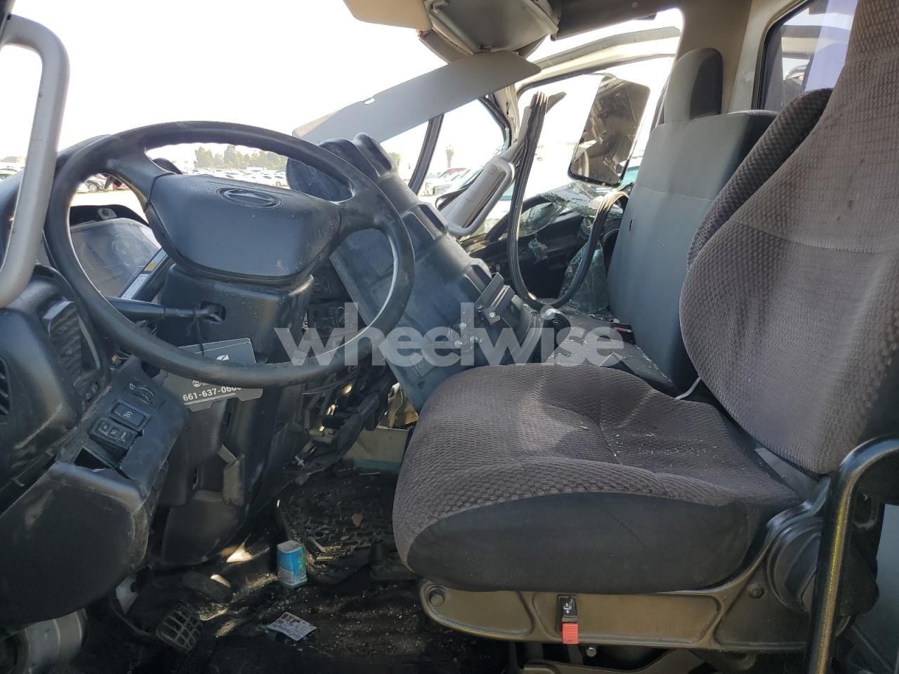 Photo 5 of 2017 HINO 258/268 (VIN 5PVNJ8JN0H4S52699)