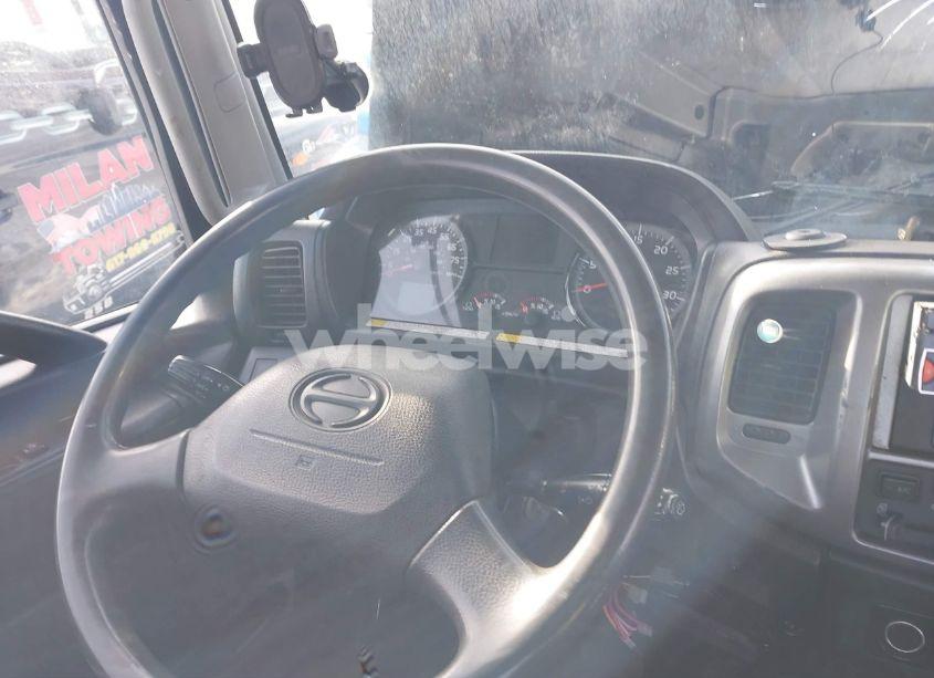 Photo 15 of 2018 Hino 258/268 (VIN 5PVNJ8JN2J4S52998)