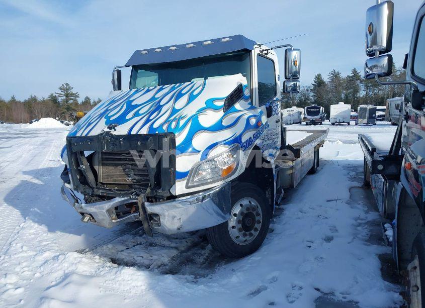 Photo 2 of 2018 Hino 258/268 (VIN 5PVNJ8JN2J4S52998)