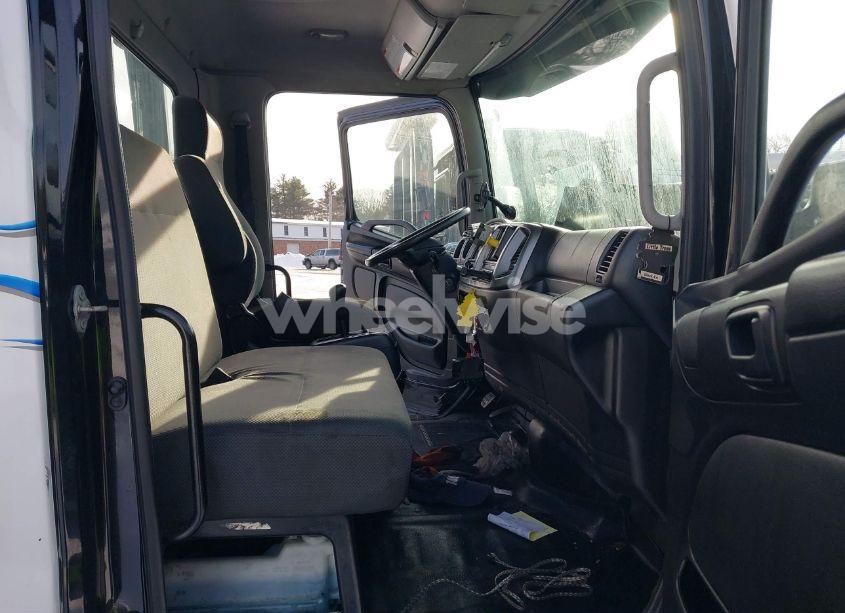 Photo 7 of 2018 Hino 258/268 (VIN 5PVNJ8JN2J4S52998)