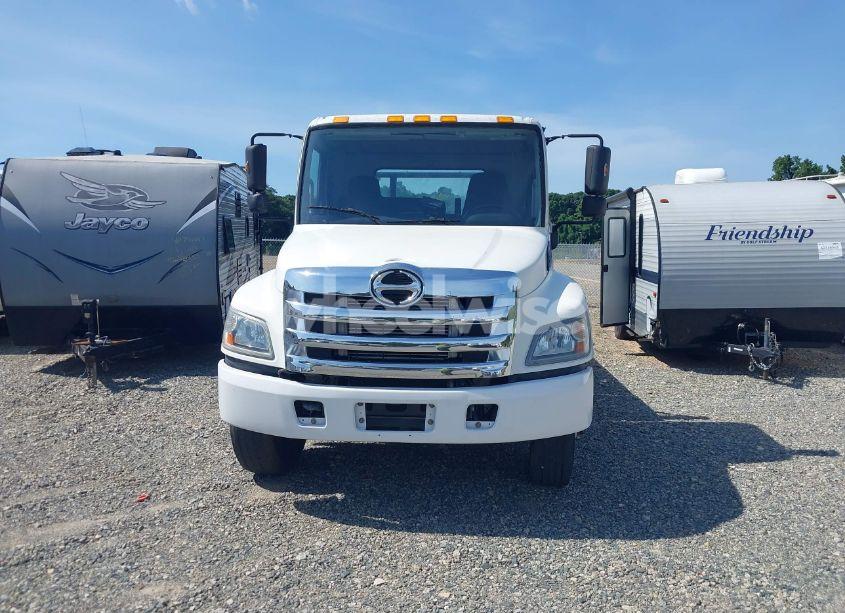 Photo 13 of 2020 Hino 258/268 (VIN 5PVNJ8JT0L4S59465)