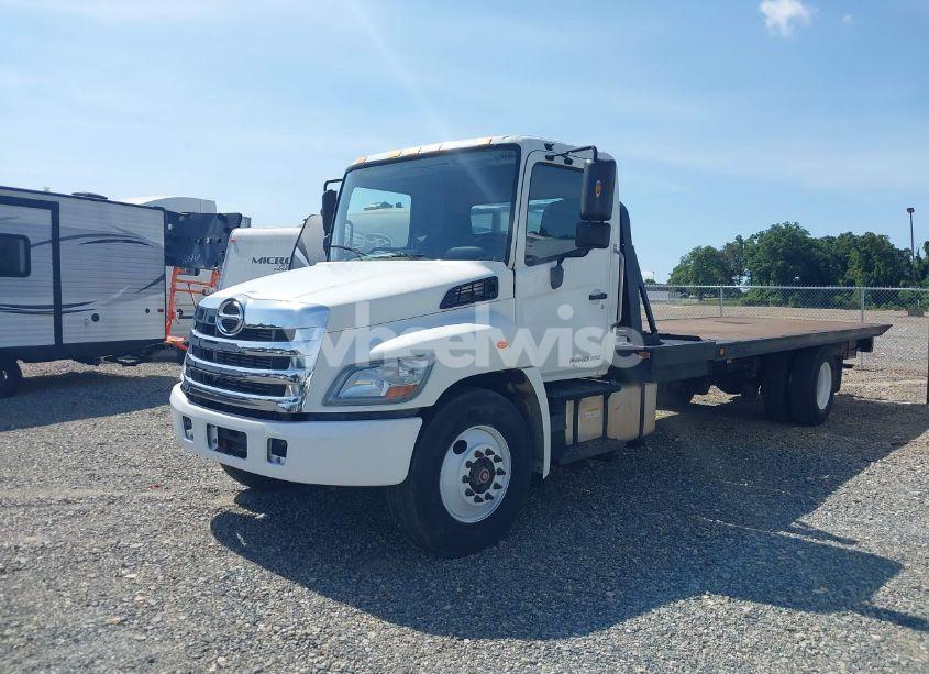 Photo 2 of 2020 Hino 258/268 (VIN 5PVNJ8JT0L4S59465)