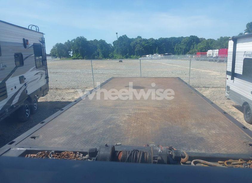 Photo 6 of 2020 Hino 258/268 (VIN 5PVNJ8JT0L4S59465)