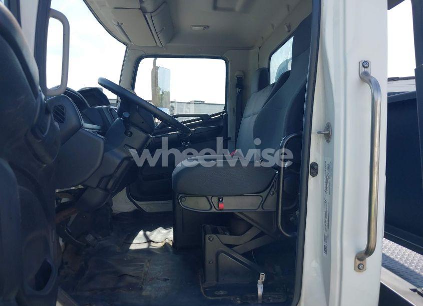 Photo 7 of 2020 Hino 258/268 (VIN 5PVNJ8JT0L4S59465)