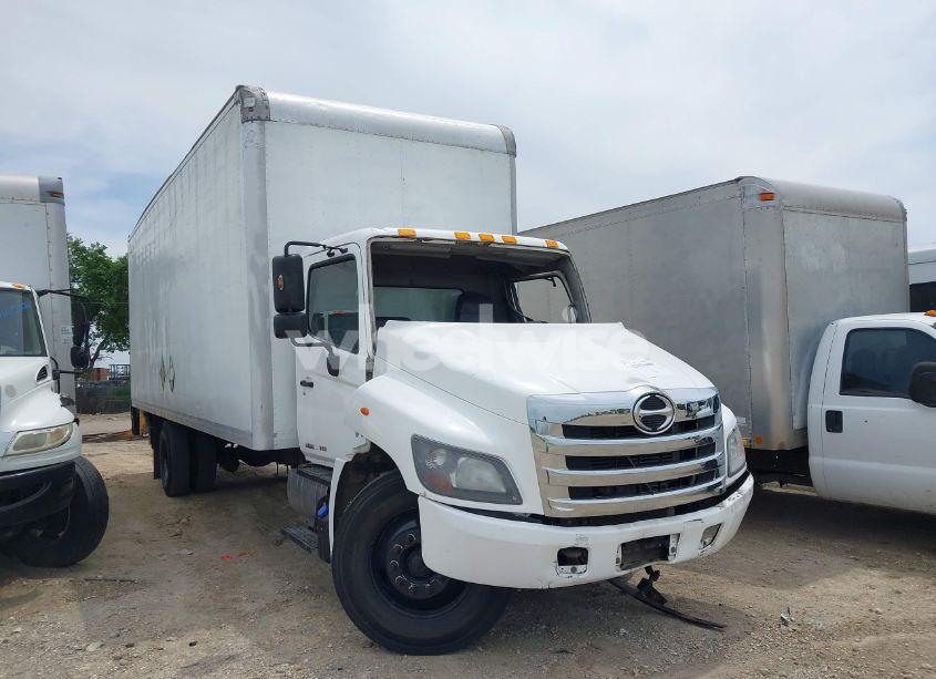 Photo 2 of 2014 Hino 258/268 (VIN 5PVNJ8JT1E4S55380)