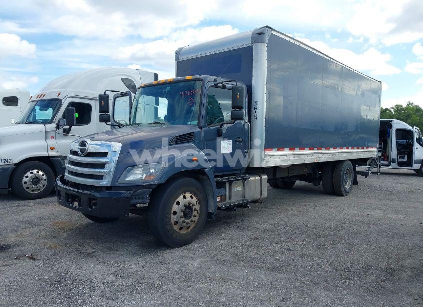 Photo 2 of 2020 Hino 258/268 (VIN 5PVNJ8JT6L5S59643)