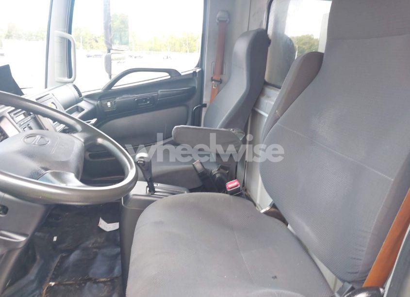Photo 7 of 2020 Hino 258/268 (VIN 5PVNJ8JT6L5S59643)