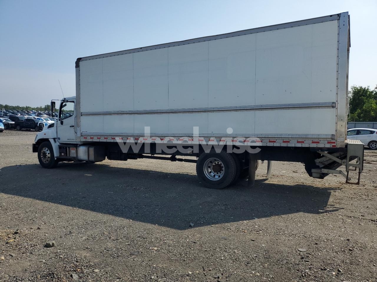 Photo 2 of 2020 HINO 258/268 (VIN 5PVNJ8JV1L4S75191)