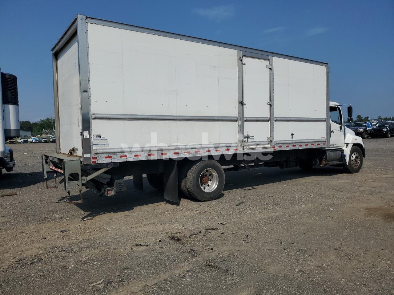 Photo 3 of 2020 HINO 258/268 (VIN 5PVNJ8JV1L4S75191)