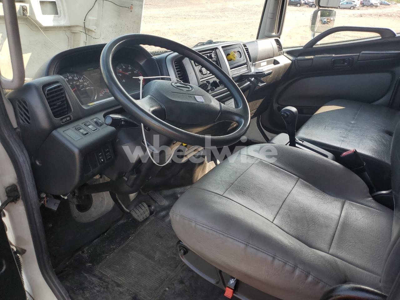 Photo 8 of 2020 HINO 258/268 (VIN 5PVNJ8JV1L4S75191)