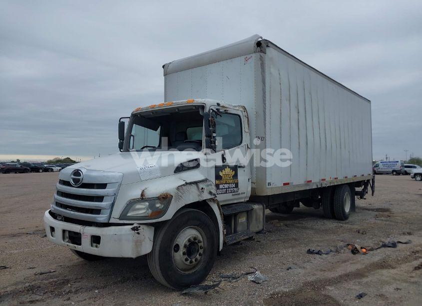 Photo 2 of 2019 Hino 258/268 (VIN 5PVNJ8JV2K4S72492)