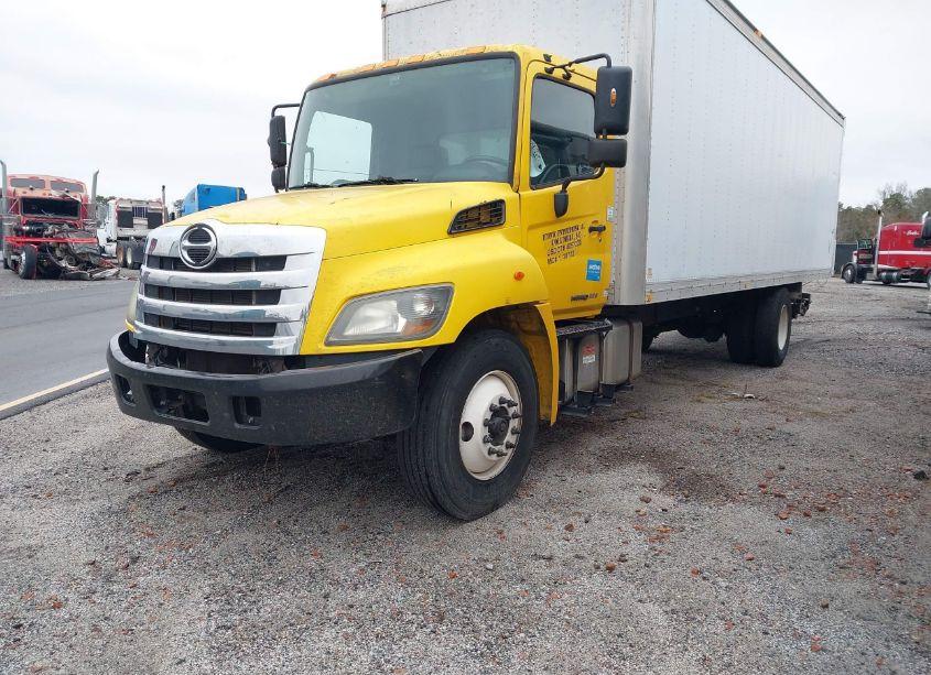 Photo 2 of 2017 Hino 258/268 (VIN 5PVNJ8JV5H4S63486)