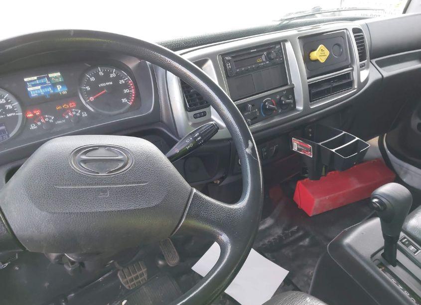 Photo 6 of 2019 Hino 258/268 (VIN 5PVNJ8JV6K4S74231)