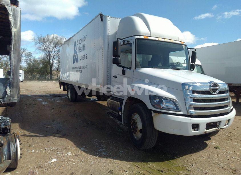 2017 Hino 268/338 (VIN 5PVNV8JV4H4S57280) main photo