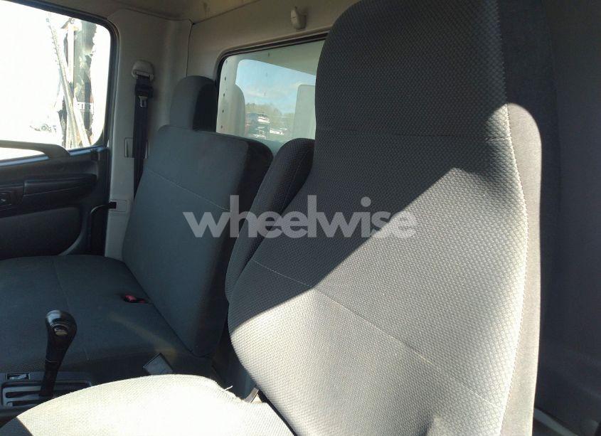 Photo 6 of 2017 Hino 268/338 (VIN 5PVNV8JV4H4S57280)