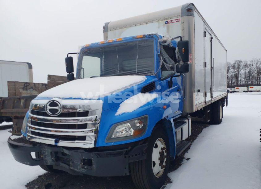 Photo 2 of 2019 Hino 268/338 (VIN 5PVNV8JV4K4S58825)