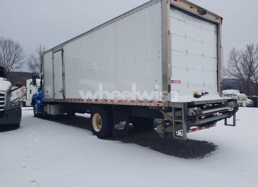 Photo 3 of 2019 Hino 268/338 (VIN 5PVNV8JV4K4S58825)