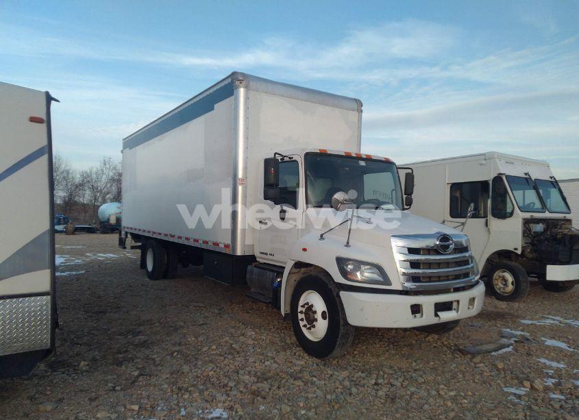 2018 Hino 268/338 (VIN 5PVNV8JV9J4S57880) main photo