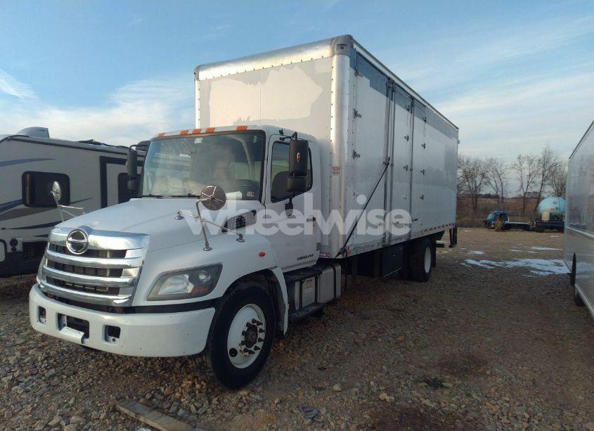 Photo 2 of 2018 Hino 268/338 (VIN 5PVNV8JV9J4S57880)