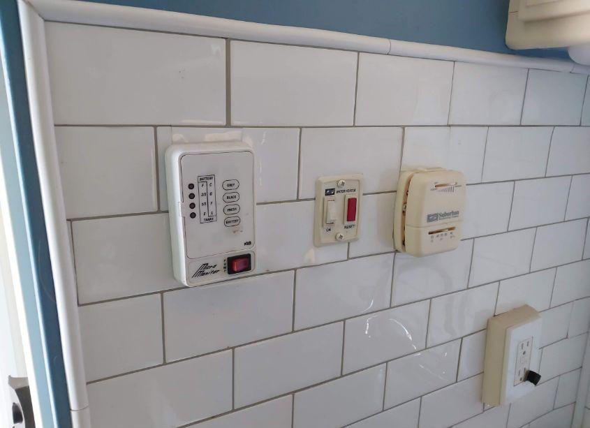 Photo 18 of 2008 Cruiser Fun FINDER (VIN 5RXTA131X81013880)