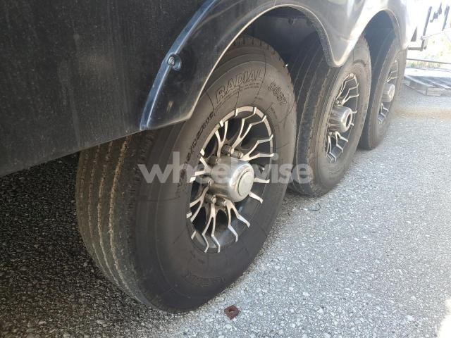 Photo 9 of 2017 HEARTLAND BIG HORN ROADWARRIO (VIN 5SFCG4432HE339598)