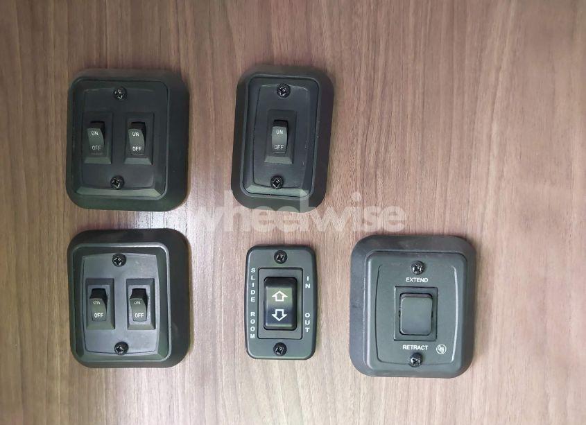 Photo 7 of 2018 Heartland Trailer 325ODK TRAIL RUNNER (VIN 5SFEB3628JE367093)