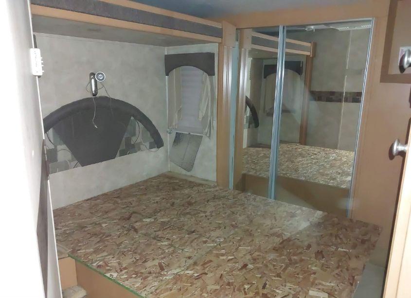 Photo 5 of 2007 Heartland Cyclone N/A (VIN 5SFGF40337E006013)