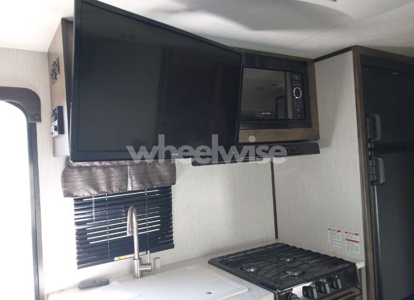 Photo 13 of 2020 Heartland Mallard ULTRA LITE TRAVEL TRAILER (VIN 5SFNB221XLE423321)