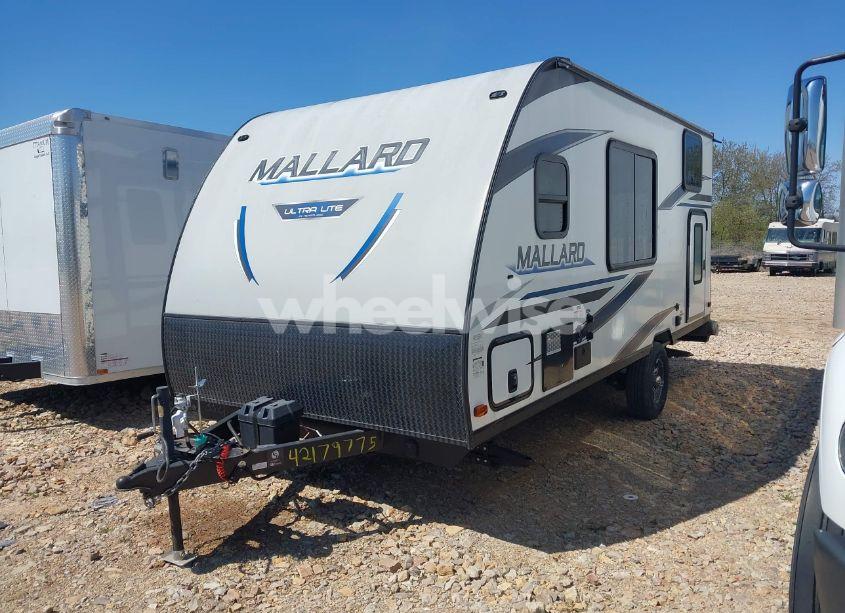 Photo 2 of 2020 Heartland Mallard ULTRA LITE TRAVEL TRAILER (VIN 5SFNB221XLE423321)