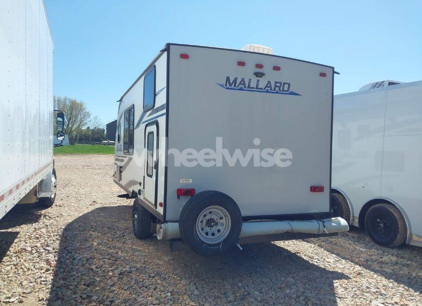 Photo 3 of 2020 Heartland Mallard ULTRA LITE TRAVEL TRAILER (VIN 5SFNB221XLE423321)