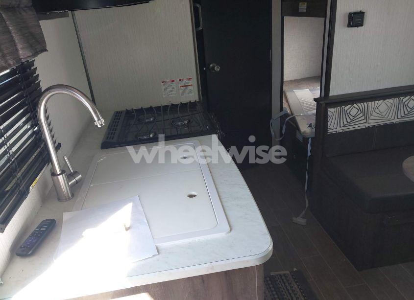 Photo 5 of 2020 Heartland Mallard ULTRA LITE TRAVEL TRAILER (VIN 5SFNB221XLE423321)