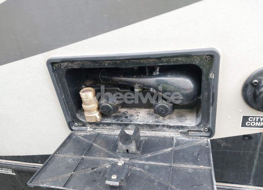 Photo 12 of 2015 Heartland Wilderness (VIN 5SFNB2620FE299342)