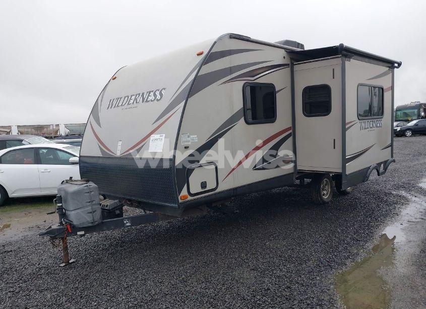 Photo 2 of 2015 Heartland Wilderness (VIN 5SFNB2620FE299342)