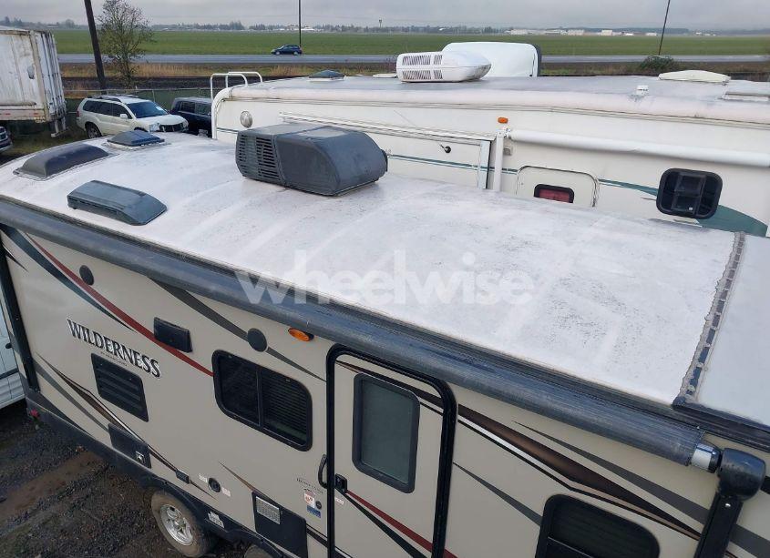 Photo 6 of 2015 Heartland Wilderness (VIN 5SFNB2620FE299342)