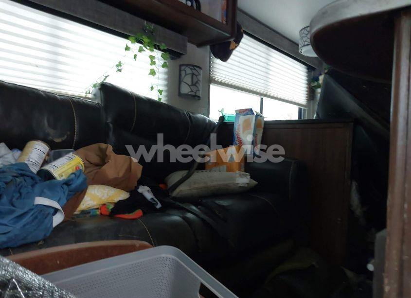 Photo 8 of 2019 Heartland Mallard M27 (VIN 5SFNB3021KE389687)