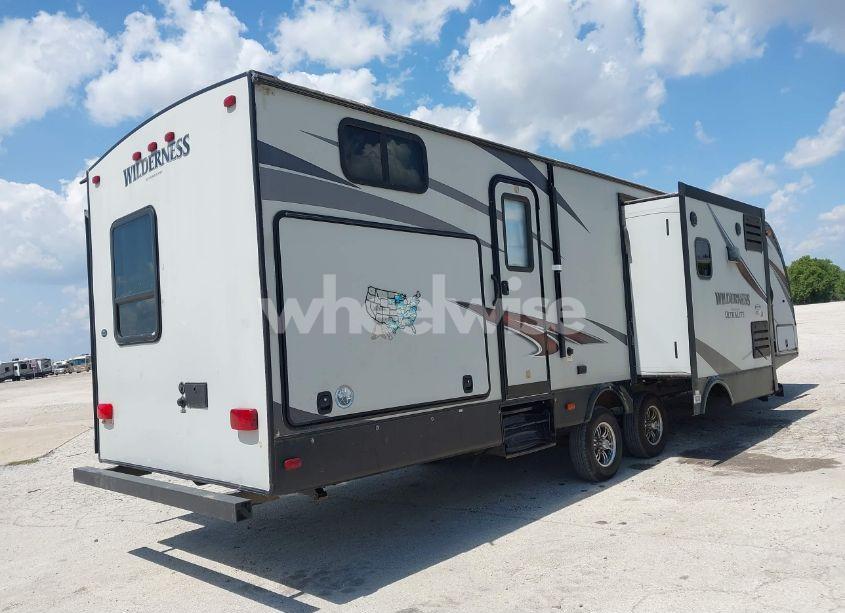 Photo 4 of 2017 Heartland Wilderness 3250BS (VIN 5SFNB3227HE337213)