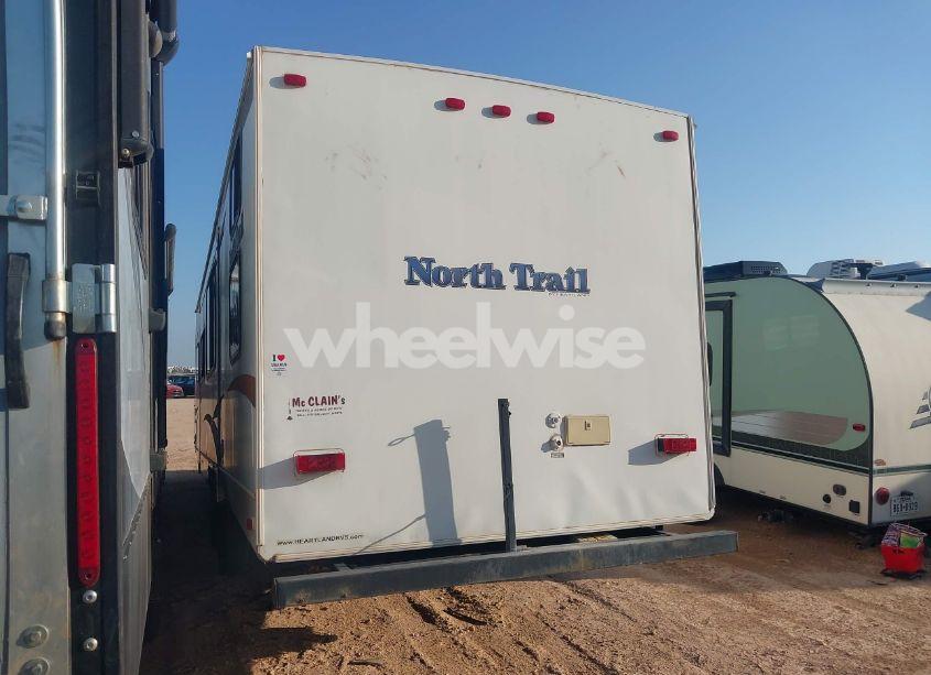 Photo 3 of 2011 Heartland North TRAIL 29BUDS (VIN 5SFNB3422BE225097)