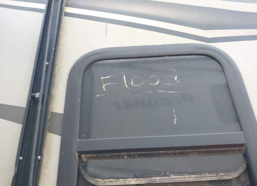 Photo 6 of 2016 Wilderness Ultralite (VIN 5SFNB3525GE302700)