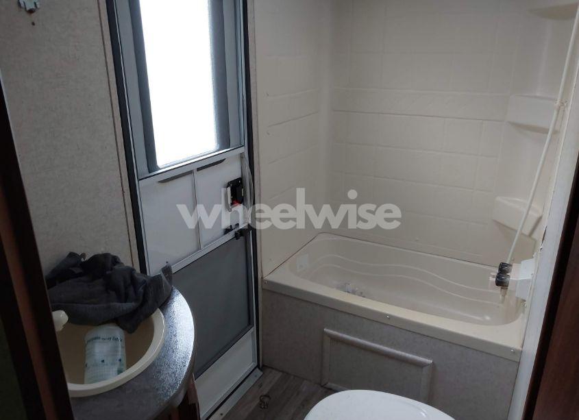 Photo 14 of 2018 Heartland Mallard 312 (VIN 5SFNB3623JE350718)