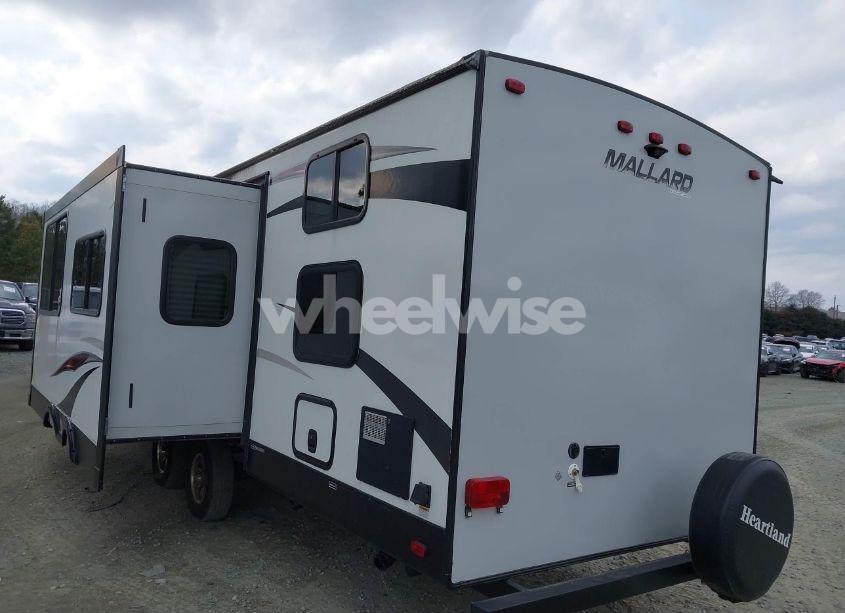 Photo 3 of 2018 Heartland Mallard 312 (VIN 5SFNB3623JE350718)