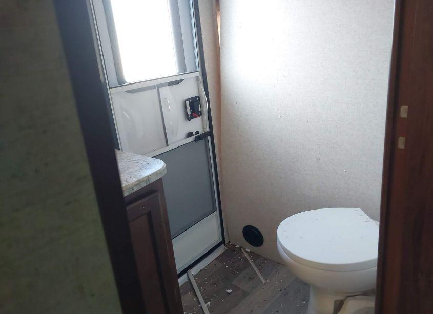 Photo 12 of 2017 Heartland 33bkss NORTH TRAIL (VIN 5SFNB3628HE324366)