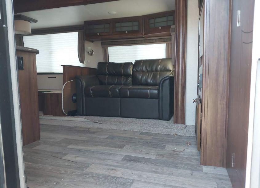 Photo 5 of 2017 Heartland 33bkss NORTH TRAIL (VIN 5SFNB3628HE324366)