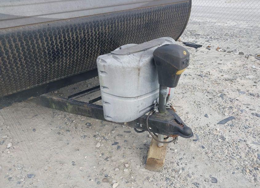 Photo 10 of 2016 Heartland Travel TRAILER (VIN 5SFPB2521GE310537)