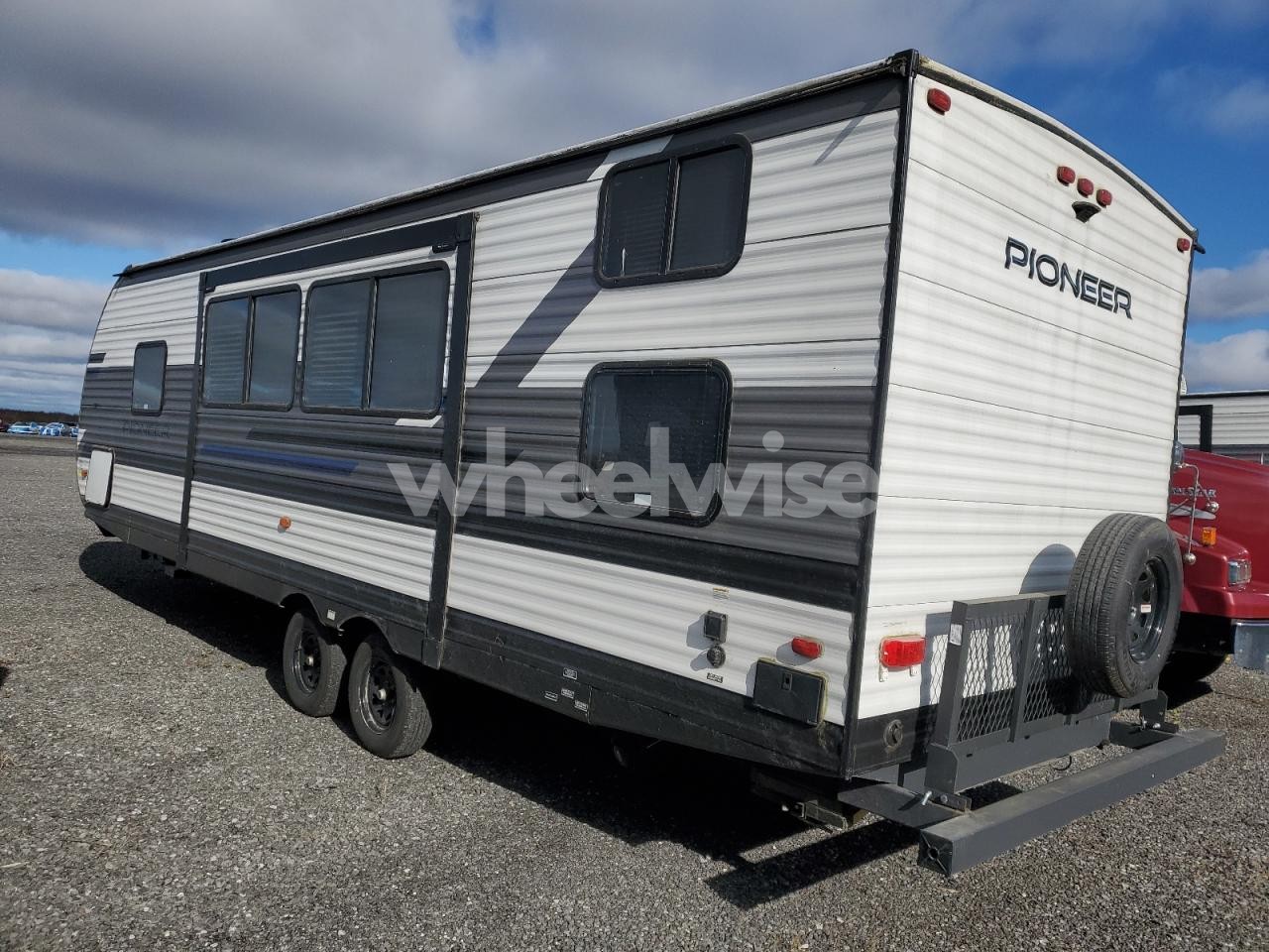Photo 3 of 2022 HEARTLAND PIONEER (VIN 5SFPB3221NE505111)
