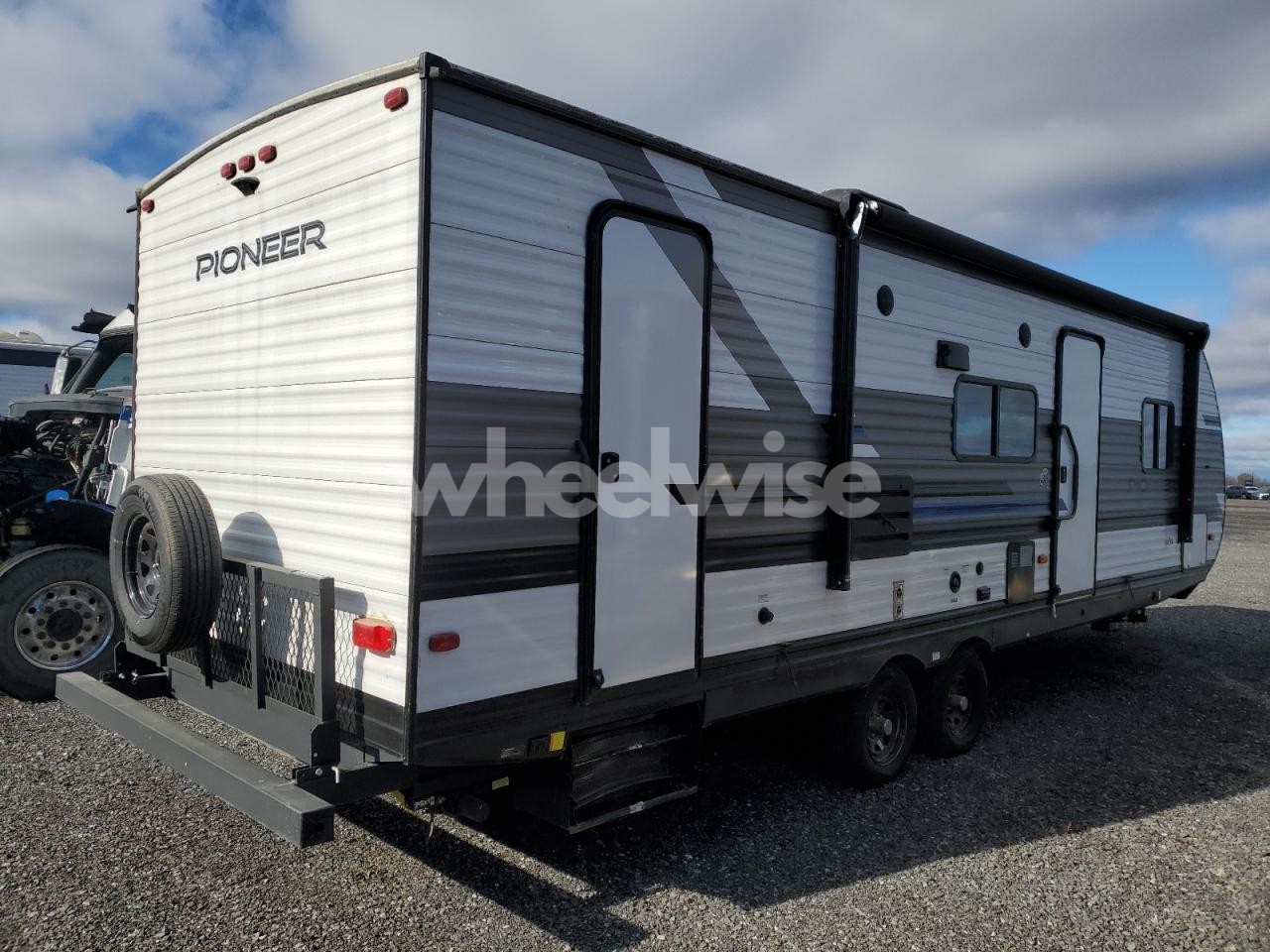 Photo 4 of 2022 HEARTLAND PIONEER (VIN 5SFPB3221NE505111)